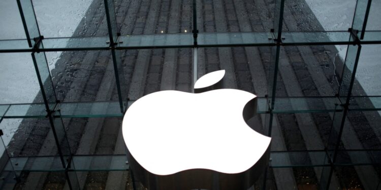 Apple anuncia nuevos diseños y actualizaciones en Inteligencia Artificial.