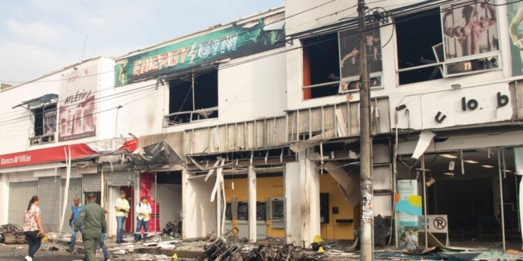 Ataques con explosivos y disparos dejan dos heridos en el suroeste de Colombia