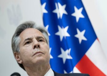 El secretario Blinken se reúne en Jordania con otros líderes para tratar el acceso de ayuda humanitaria a la Franja