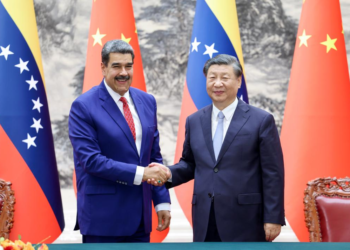 Xi y Maduro se felicitan por el 50º aniversario de los lazos entre China y Venezuela