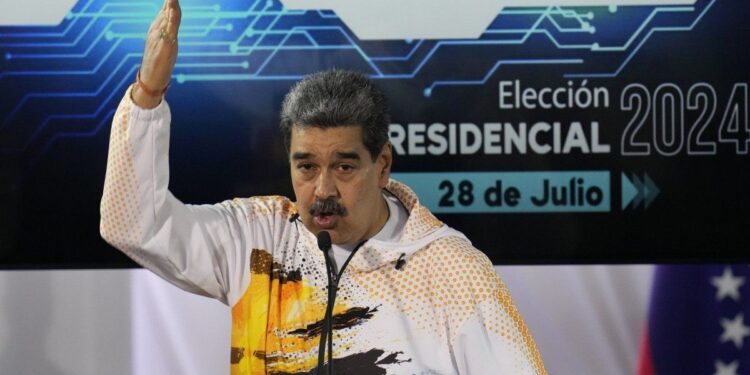 Legisladores declaran persona no grata a Maduro