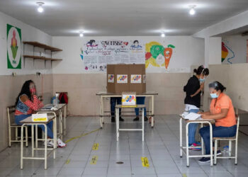 CNE: Testigos de mesa solo podrán trabajar en sus centros de votación