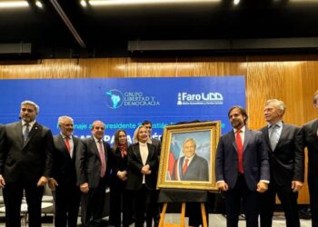Expresidentes de Latinoamérica rinden homenaje a Sebastián Piñera en cumbre internacional
