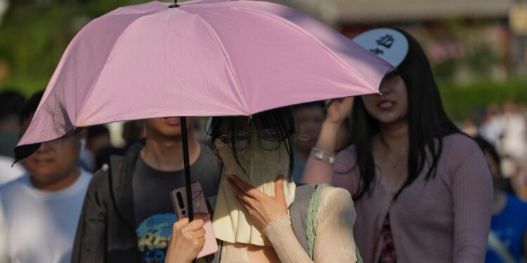 Inundaciones por un lado, calor por el otro