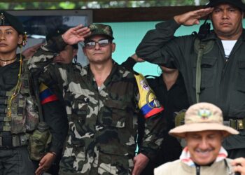 Gobierno de Colombia y disidencia de las FARC instalan en Caracas mesa de diálogo