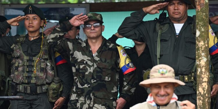 Gobierno de Colombia y disidencia de las FARC instalan en Caracas mesa de diálogo