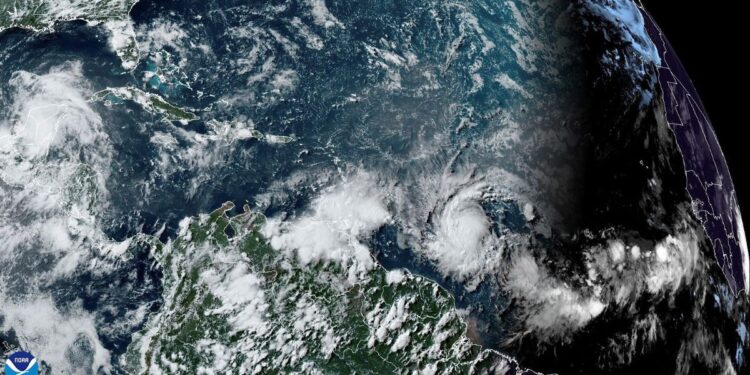 Beryl se convierte en un peligroso huracán y podría alcanzar categoría 4 a su paso por el Caribe