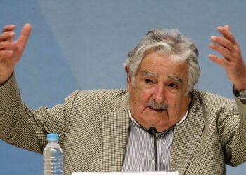 Expresidente José Mujica está bien tras radioterapia