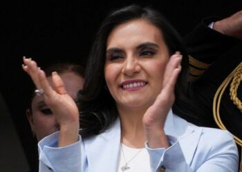 Fiscalía de Ecuador anuncia investigación a vicepresidenta por corrupción