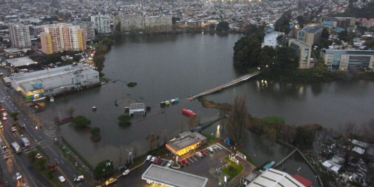 un muerto y más de 4.000 damnificados dejan fuertes lluvias