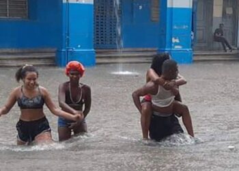 Fuertes lluvias provocan derrumbes, inundaciones y déficit de agua potable en La Habana
