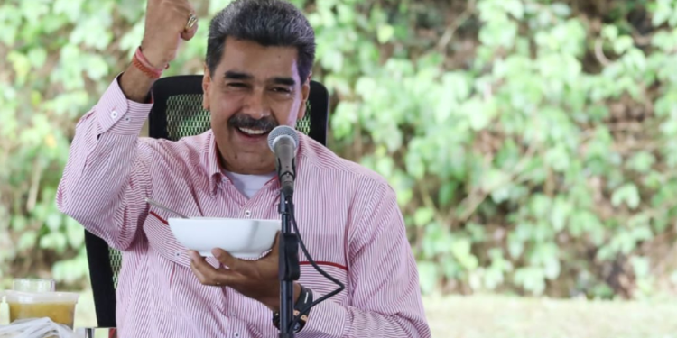 Maduro anuncia que resultados de simulacro 1×10 arrojaron cifras récord