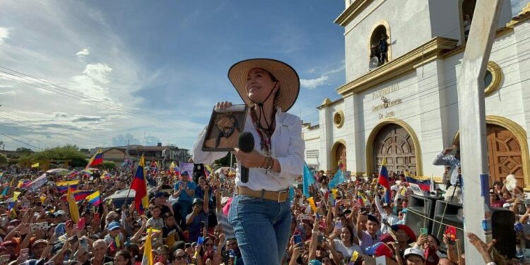 María Corina Machado asegura que la oposición ganará lucha espiritual