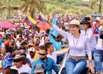 María Corina Machado se consolida como líder en Venezuela: Hercon Consultores