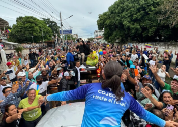 Una multitud recibió a María Corina en Tinaquillo al grito de «¡libertad!»