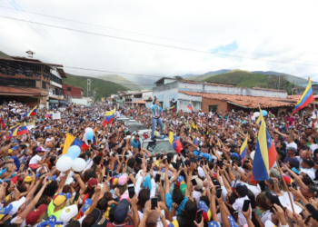 Cientos de personas recibieron a María Corina en Tovar, Guaraque y Zea, durante su gira por Mérida [VIDEOS]