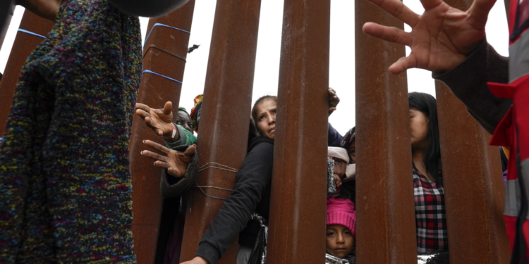 Piden cerrar la frontera tras asesinato de niña por parte de inmigrantes venezolanos en Texas