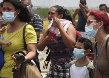 Perú retira excepción migratoria a venezolanos y les exige visa