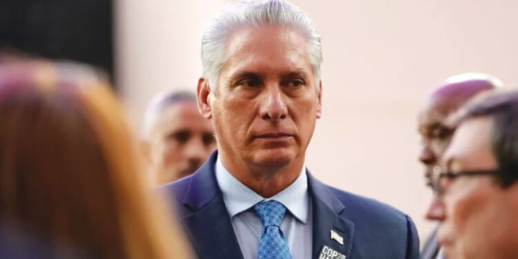 Régimen condena a promotora cultural por filmar protesta contra Díaz-Canel