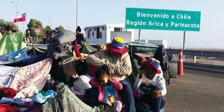 Chile afirma que relación diplomática con Venezuela repercute en las expulsiones de migrantes