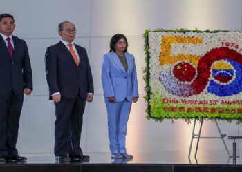 Delcy Rodríguez: «China logró ser una potencia sin invadir otros países ni cometer genocidios»