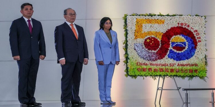 Delcy Rodríguez: «China logró ser una potencia sin invadir otros países ni cometer genocidios»