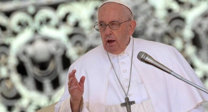 El Papa pide garantizar condiciones humanas a los refugiados: «Buscan paz y seguridad»