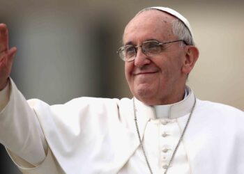 El papa Francisco abogó por la inclusión en forma prudente de homosexuales en la Iglesia
