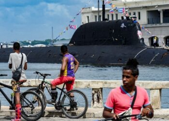 Barcos de guerra de Rusia llegan a Cuba tras ejercicios en el Atlántico