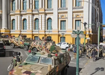 El presidente de Bolivia denuncia «movilizaciones irregulares» de militares en La Paz