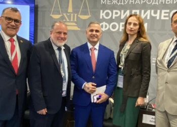 Tarek William Saab participó en el 12 Foro Legal de San Petersburgo como invitado de honor por la Federación Rusa