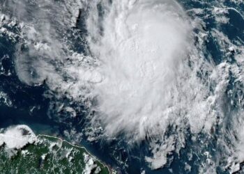 Beryl se convierte en huracán en el Atlántico y podría alcanzar categoría 3