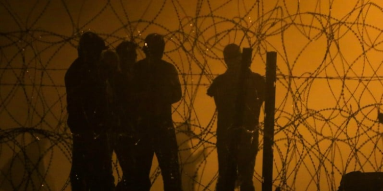 Por hacer huelga de hambre, castigan a cinco venezolanos en Otero New Mexico