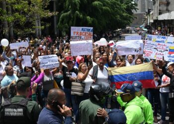 Familiares de presos en huelga de hambre exigen respuestas al régimen de Maduro