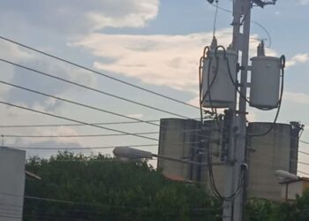 Habitantes de localidad próxima a Caracas sin electricidad por más de 30 horas