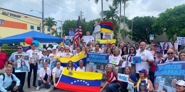 Venezolanos en Miami se reunieron en la Asamblea de Ciudadanos este domingo
