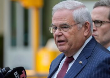 EE.UU: Senador Bob Menendez es declarado culpable de todos los cargos