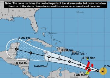 El peligroso huracán Beryl de categoría 3 se acerca las Islas de Barlovento