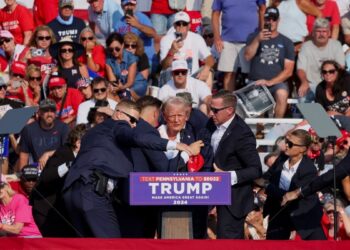 El Congreso exige explicación del Servicio Secreto por el tiroteo de Trump