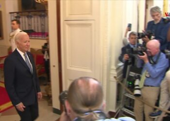 Joe Biden niega que considere retirar su candidatura presidencial