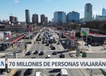 EEUU prevé cantidad récord de viajeros durante fin de semana largo