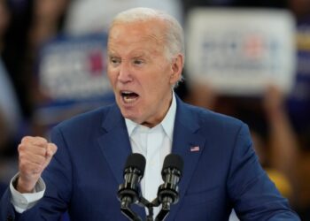 Biden se aferra a su candidatura en un estado en disputa en medio de dudas sobre la edad