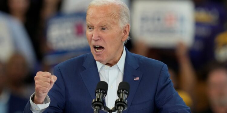 Biden se aferra a su candidatura en un estado en disputa en medio de dudas sobre la edad