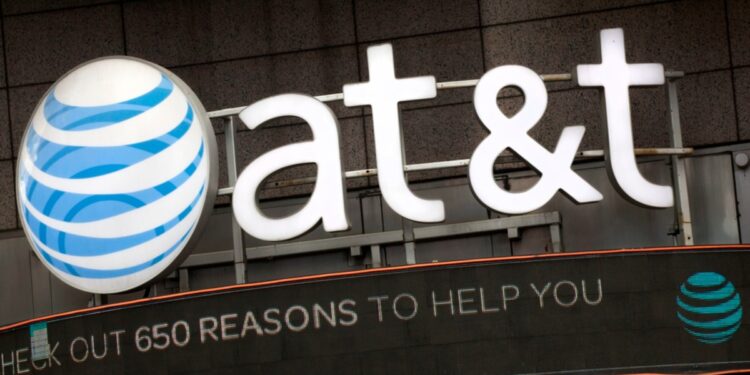 Datos de clientes de AT&T se descargaron en plataforma de terceros tras violación de seguridad
