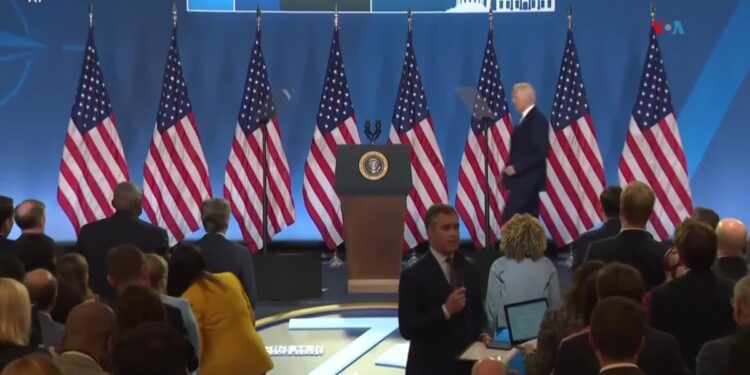 El presidente Biden responde a preguntas de la prensa tras cumbre de la OTAN