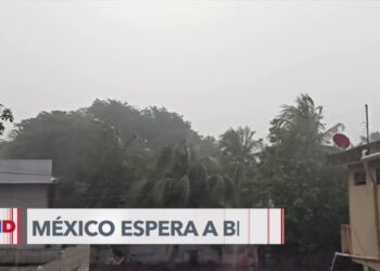 México espera al Huracán Beryl