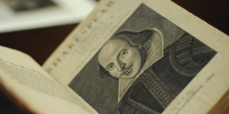 Washington exhibe la más grande colección de los primeros folios de Shakespeare