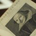 Washington exhibe la más grande colección de los primeros folios de Shakespeare