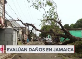 Huracán Beryl provoca daños estructurales en Jamaica