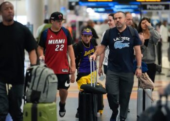 EE.UU: Aeropuertos inspeccionan una cantidad récord de pasajeros